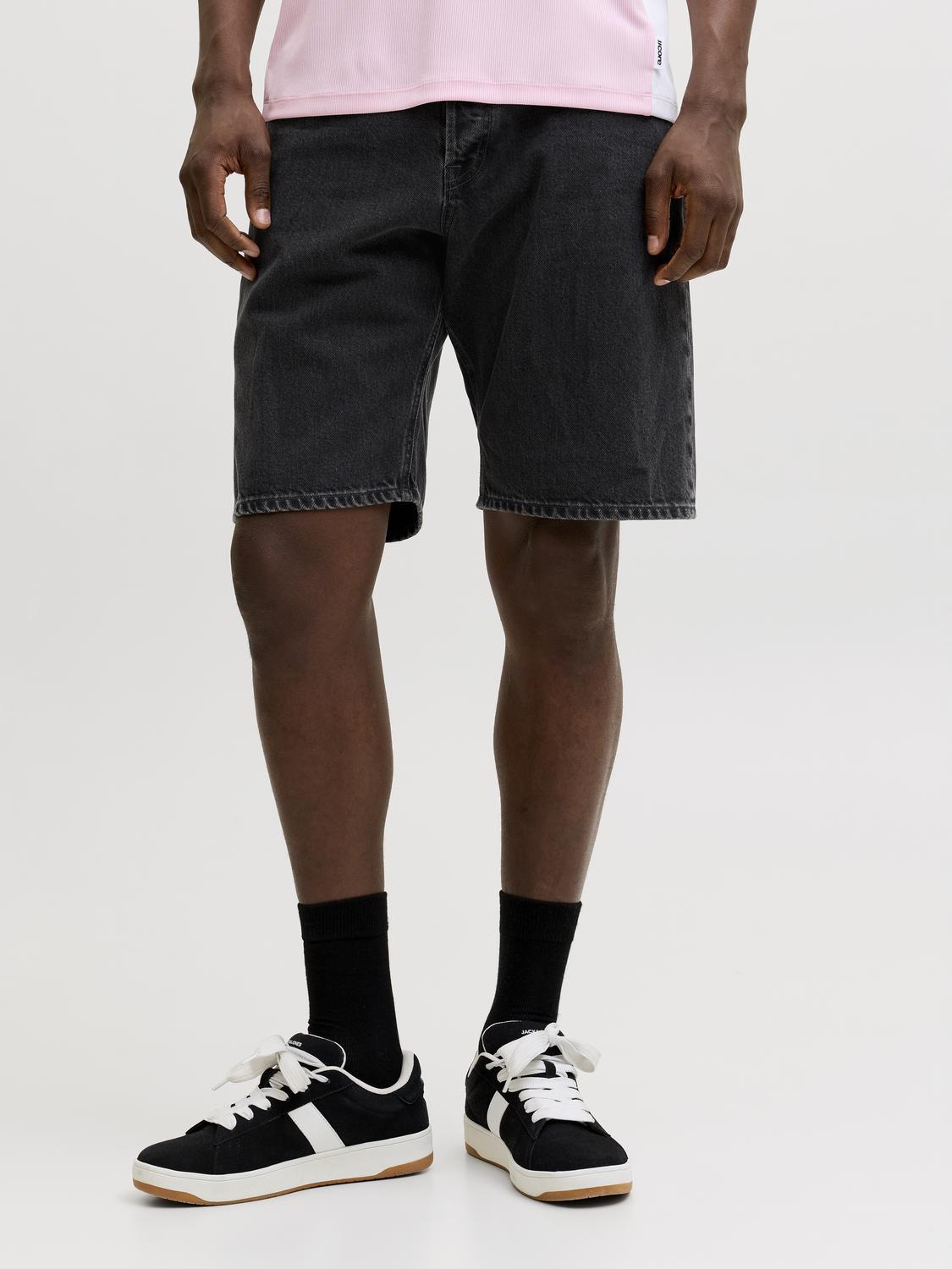 model_shot-front